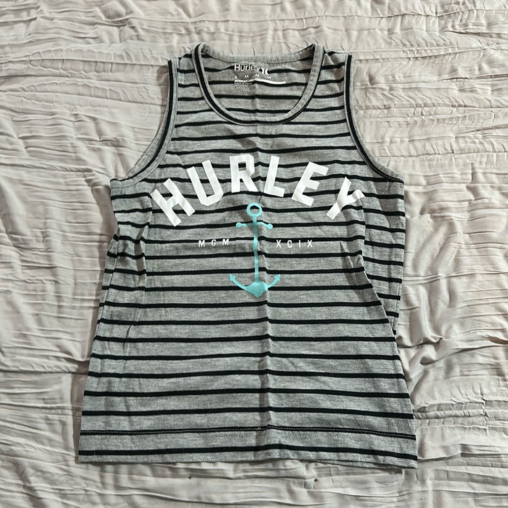 Boys size 6 Hurley tank